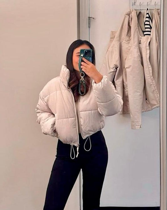 10-winter-outfit-ideas-with-a-beige-puffer-jacket-for-women