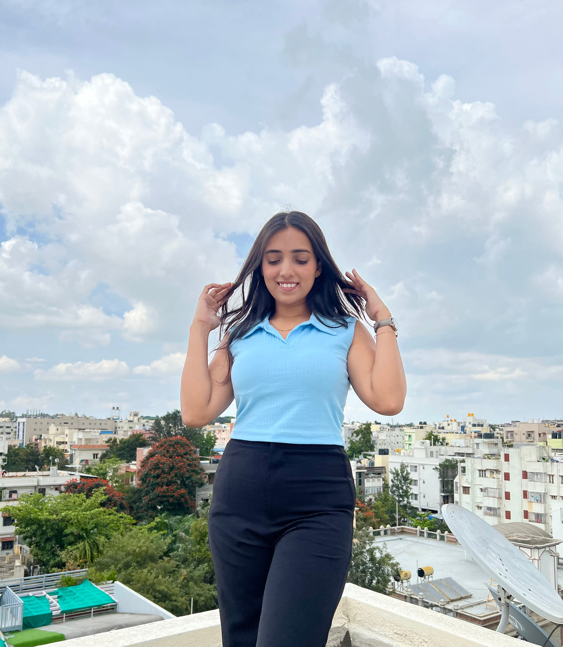 Sleeveless Collar Top Perfect For Office Wear in Blue